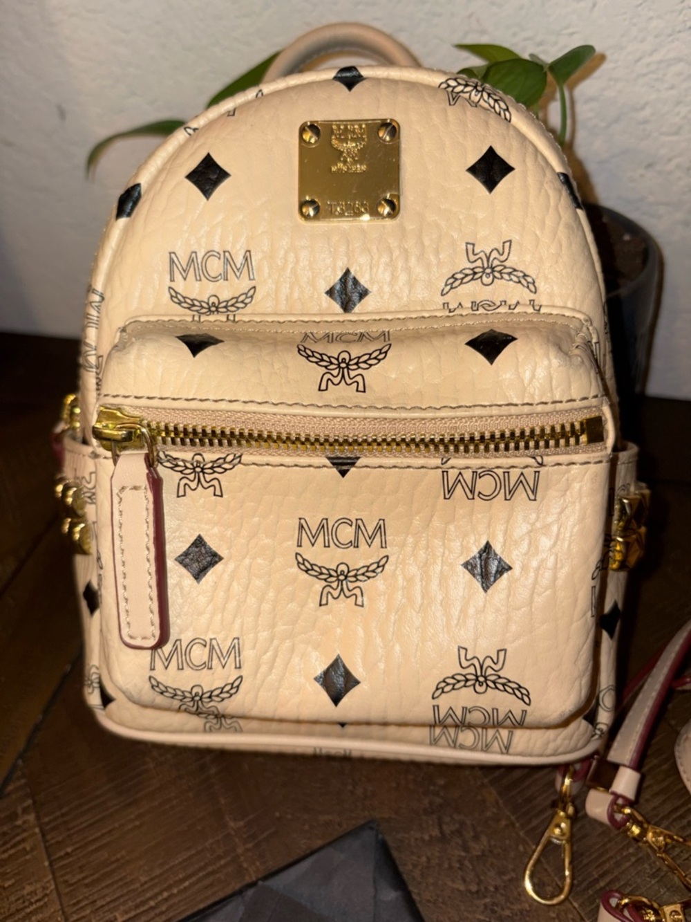 MCM Mini Stark Visetos Backpack Crossbody Bag LIKE NEW - Picture 3 of 13